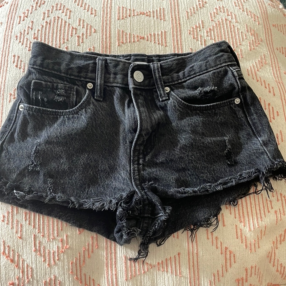 These black old navy shorts are black a a girls size 8